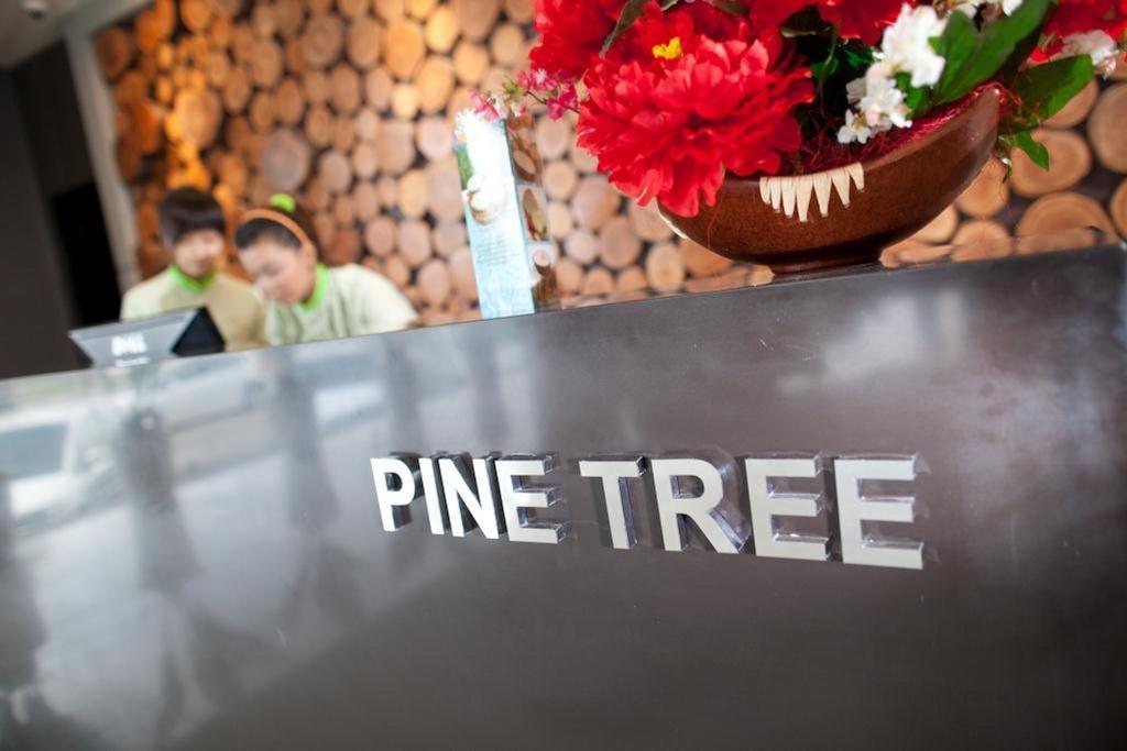 Pine Tree Hotel Batu Pahat Exterior foto